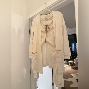 Blu Pepper Cream Top with Brown Tie